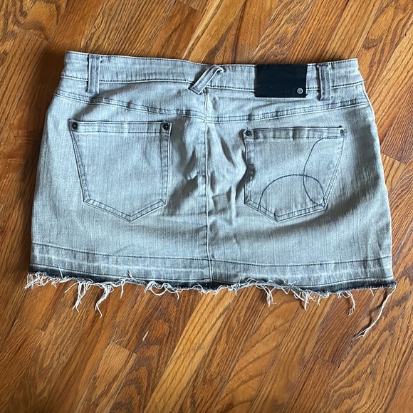 Hurley Grey Jean Skirt (size M/L) - Picture 2 of 6